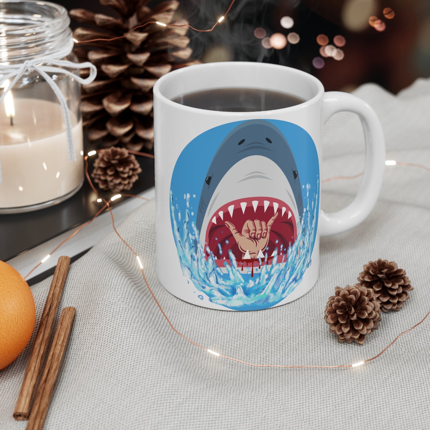 Taza con diseño de tiburón surfista de 11 onzas 